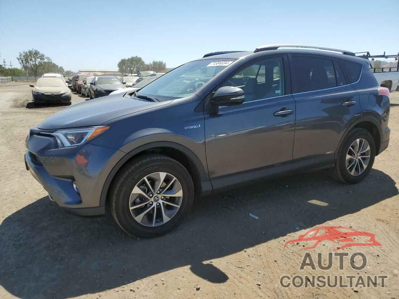 TOYOTA RAV4 2017 - JTMRJREV8HD141674