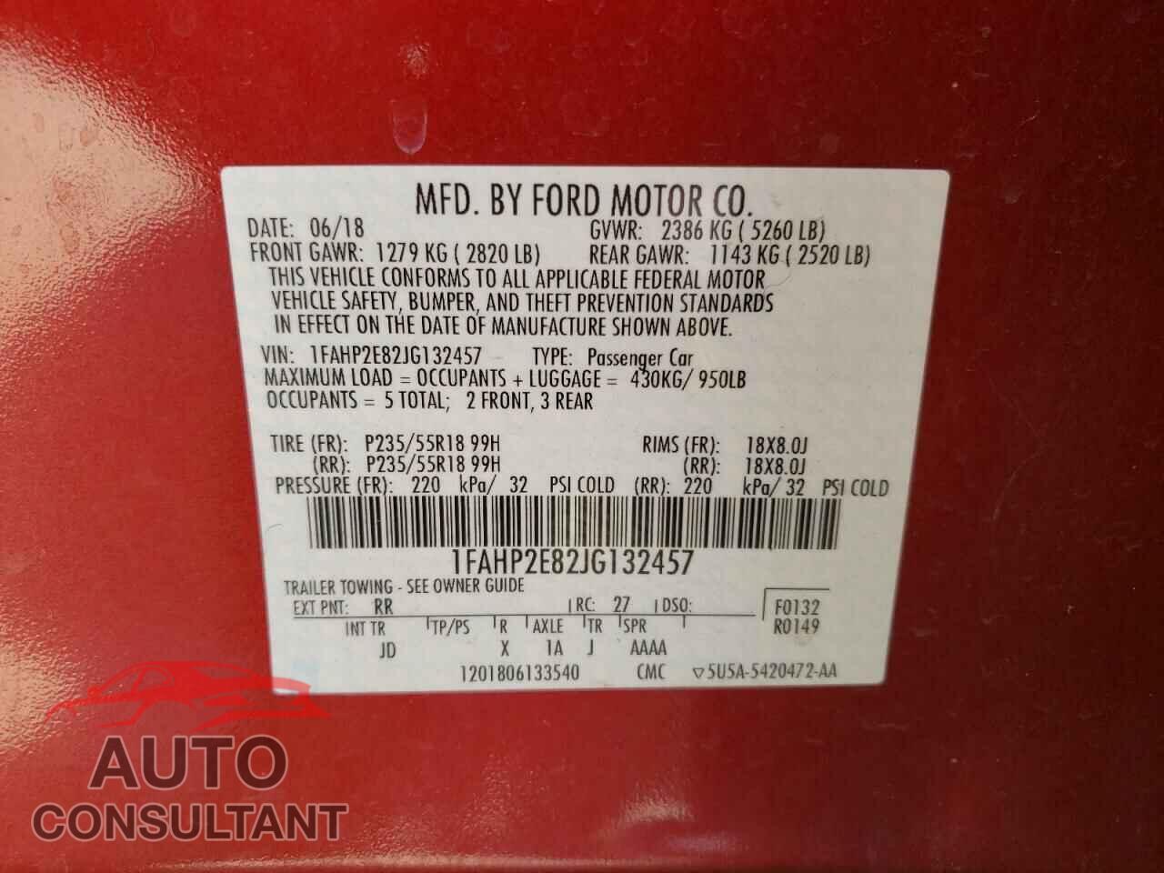 FORD TAURUS 2018 - 1FAHP2E82JG132457