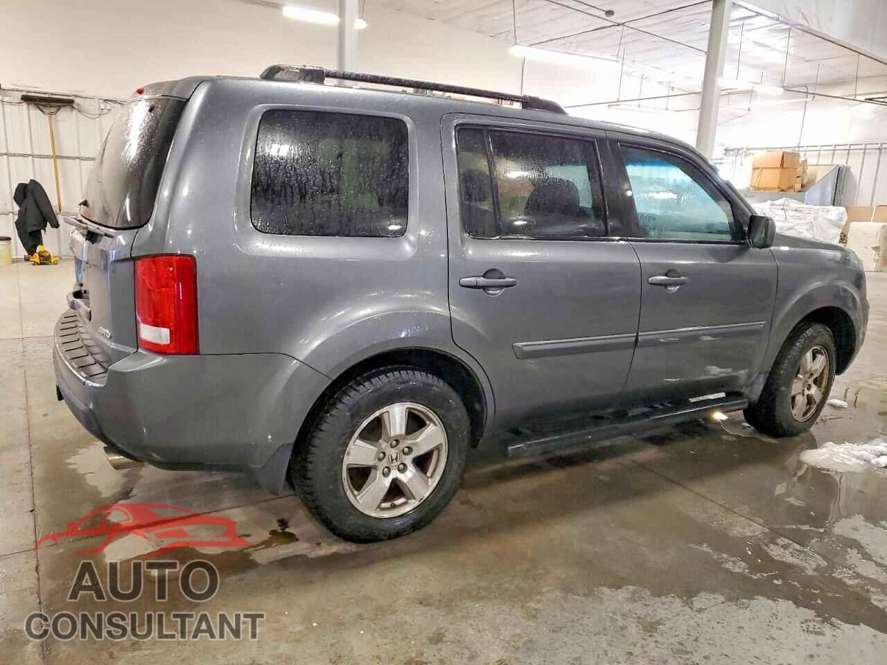 HONDA PILOT 2011 - 5FNYF4H50BB033254