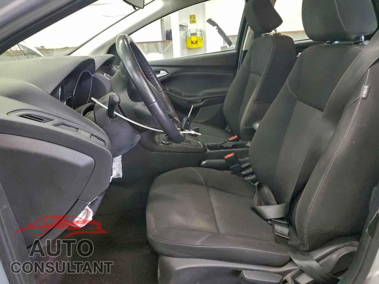 FORD FOCUS 2017 - 1FADP3K29HL304196