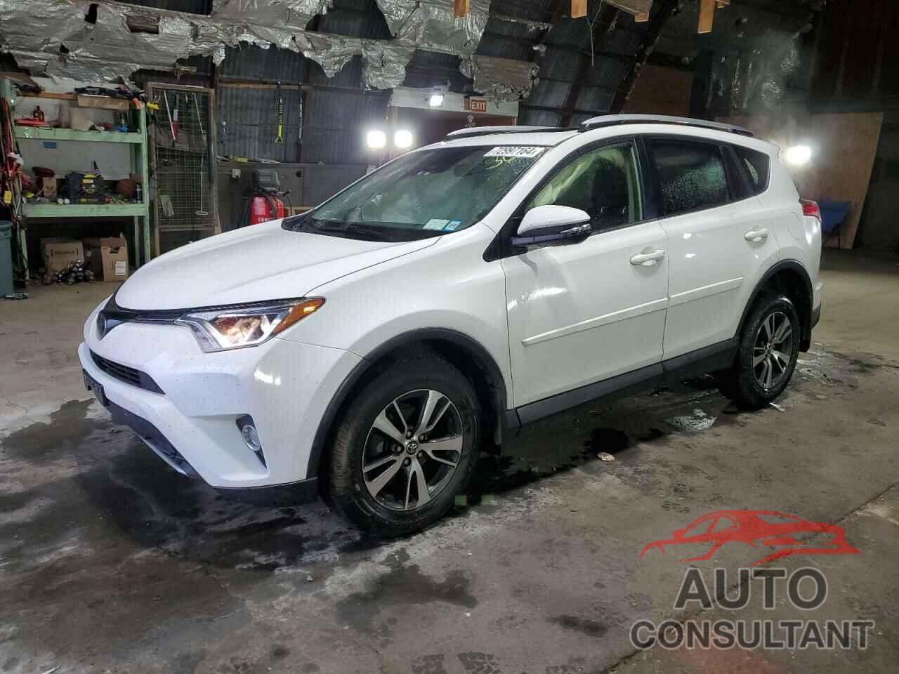 TOYOTA RAV4 2018 - JTMRFREV6JD228383