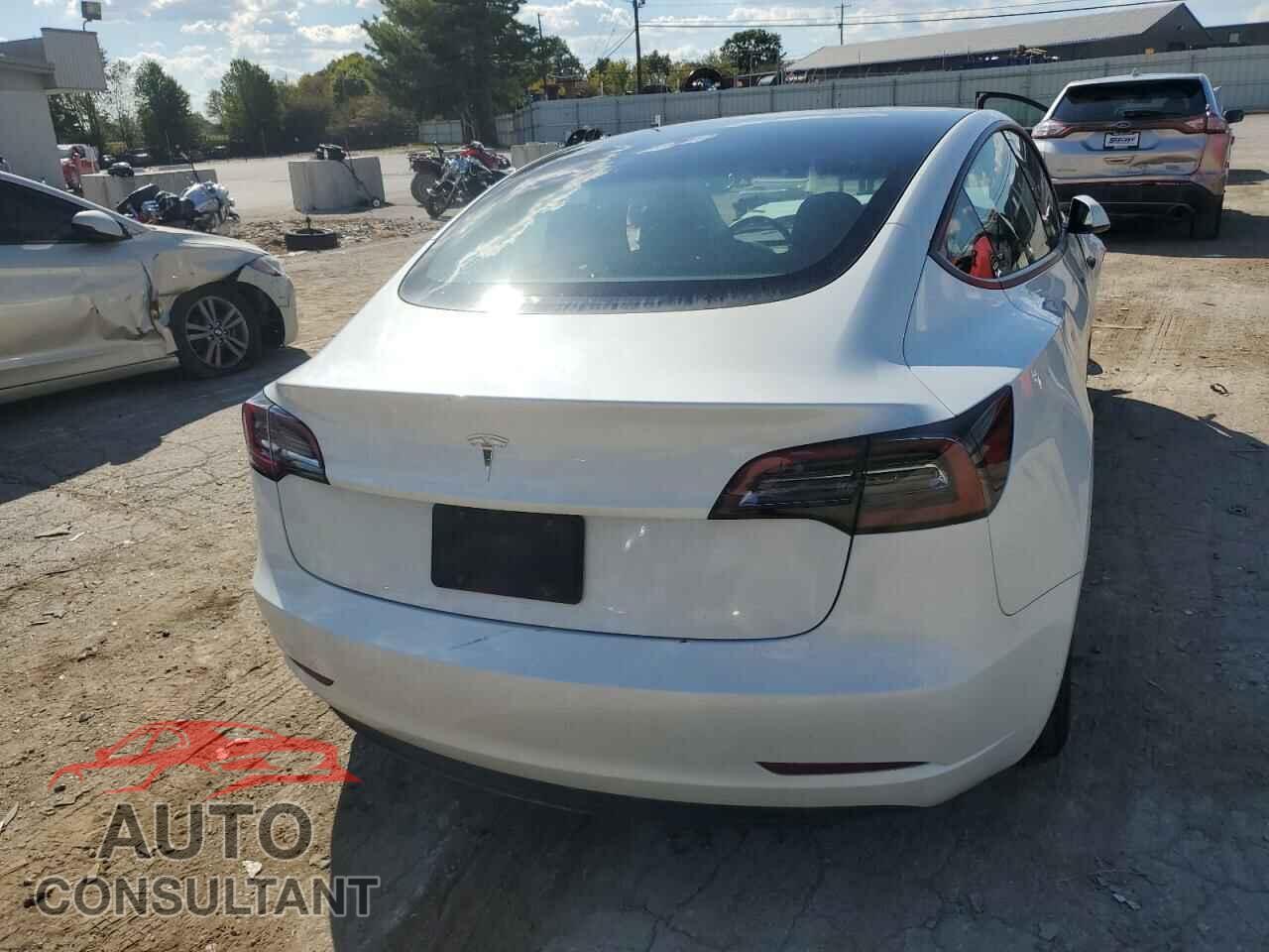 TESLA MODEL 3 2023 - 5YJ3E1EA8PF606261