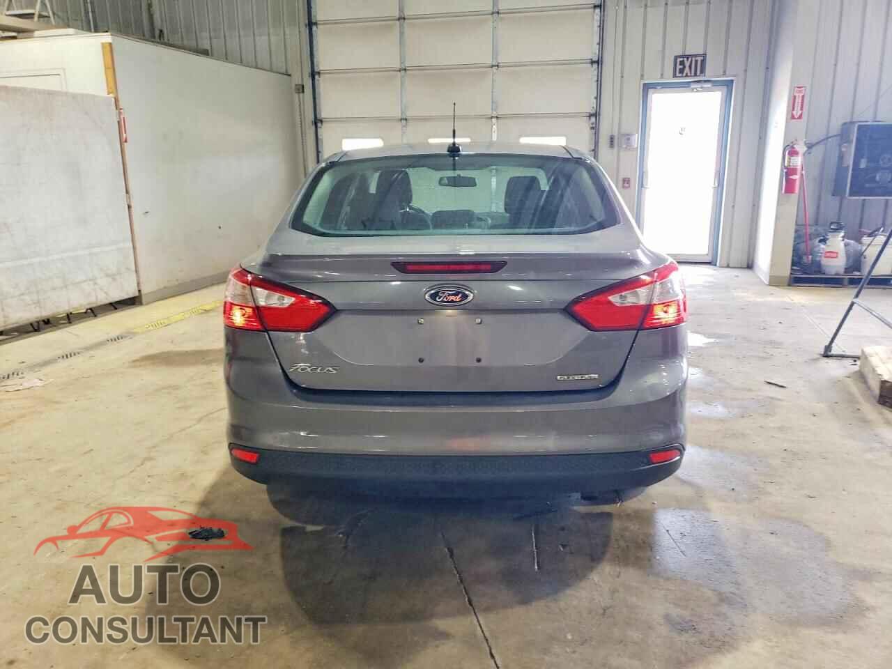 FORD FOCUS 2013 - 1FADP3E2XDL156047