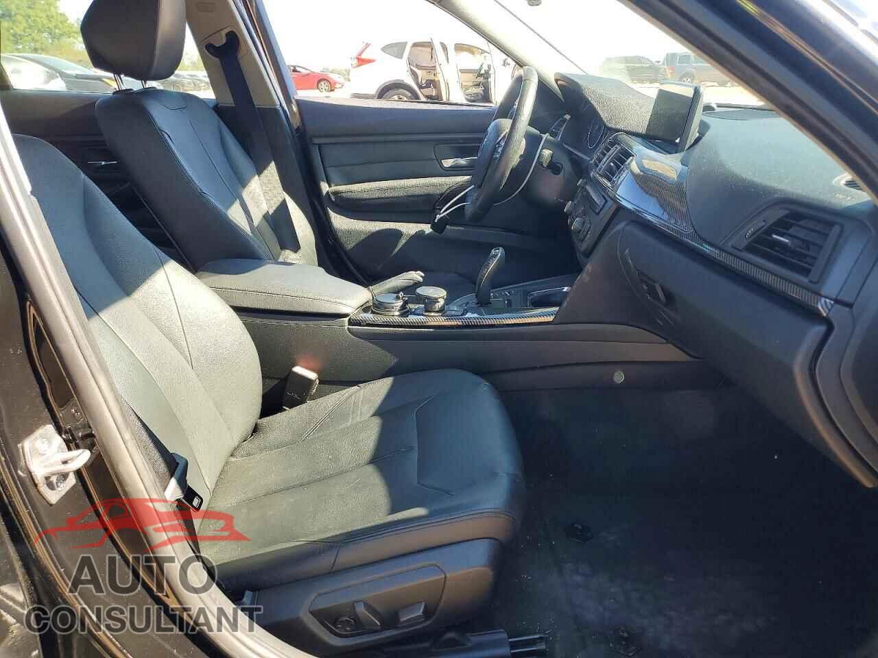 BMW 3 SERIES 2013 - WBA3A5G52DNP20592