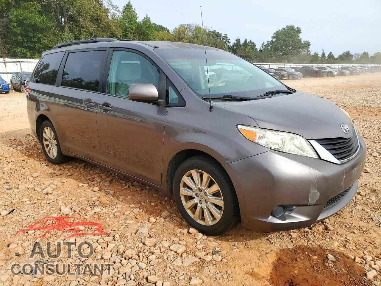 TOYOTA SIENNA 2012 - 5TDJK3DC5CS045425