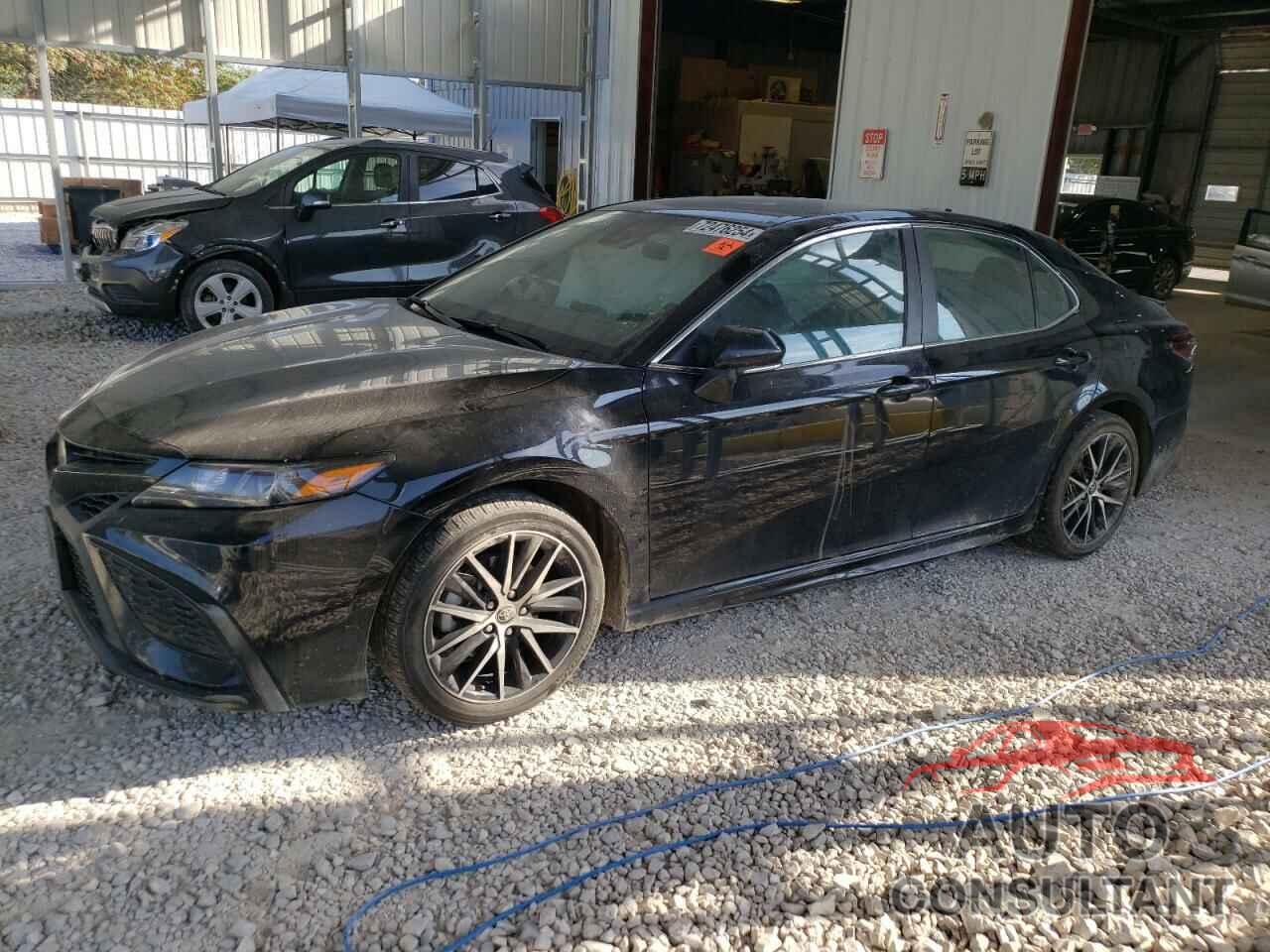 TOYOTA CAMRY 2022 - 4T1G11AK5NU660385