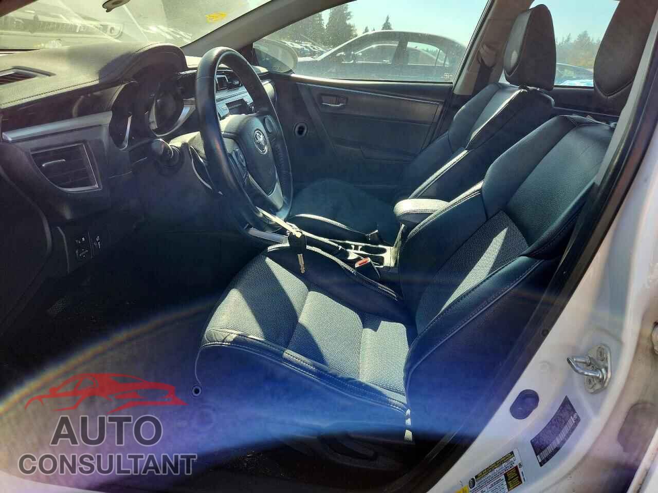 TOYOTA COROLLA 2015 - 5YFBURHE7FP361791