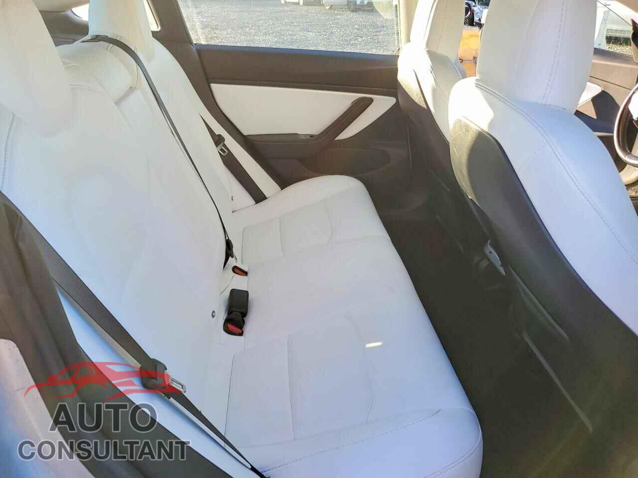 TESLA MODEL 3 2018 - 5YJ3E1EB6JF074833