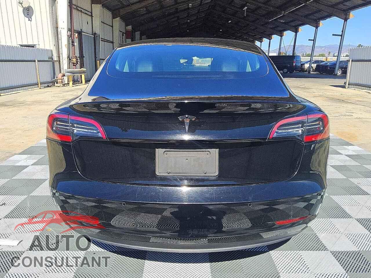 TESLA MODEL 3 2022 - 5YJ3E1EA5NF304021