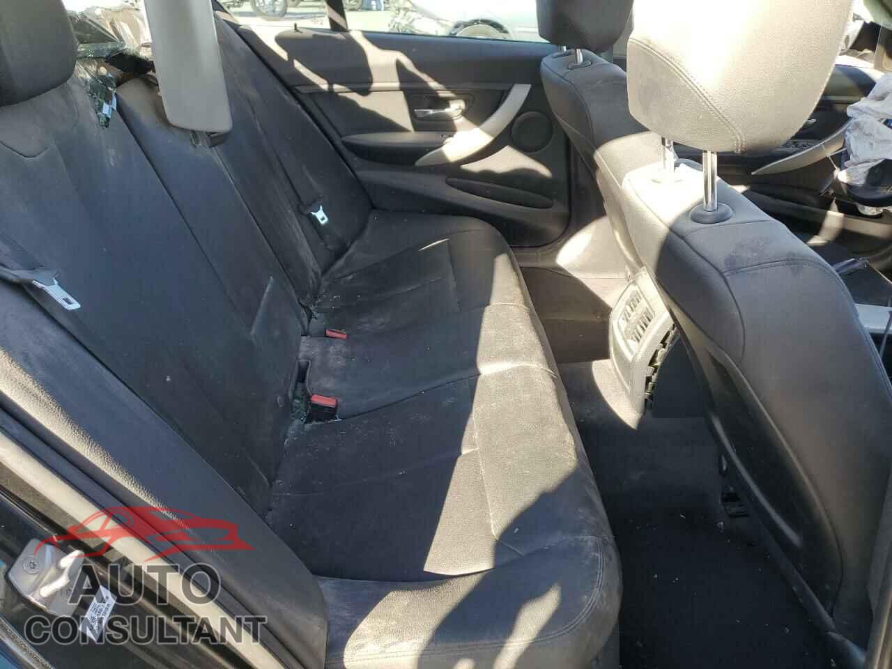 BMW 3 SERIES 2016 - WBA8E1G58GNU11295