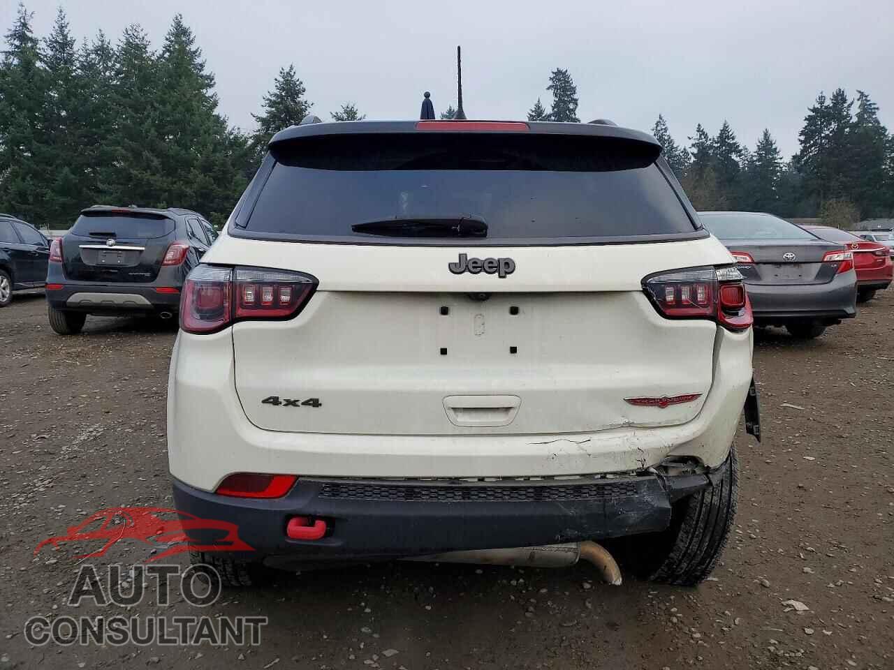 JEEP COMPASS 2018 - 3C4NJDDB2JT306918