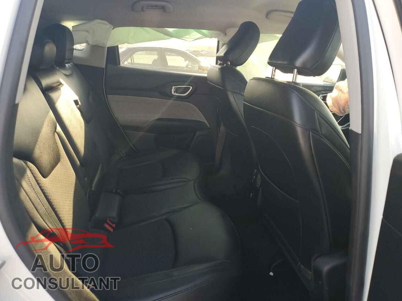 JEEP COMPASS 2022 - 3C4NJCBB0NT205220