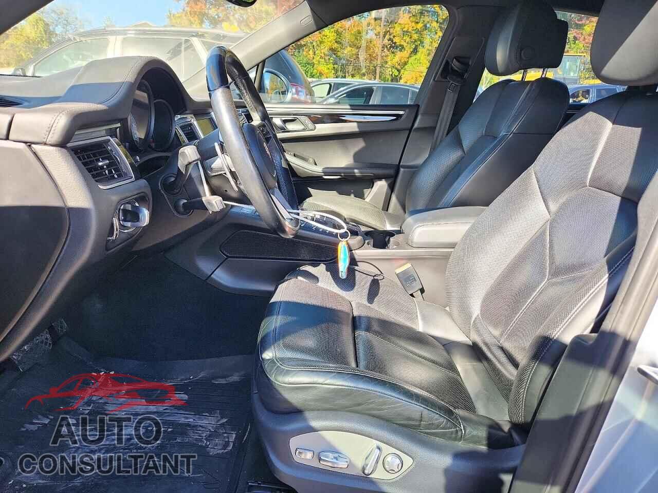 PORSCHE MACAN 2015 - WP1AB2A58FLB59696