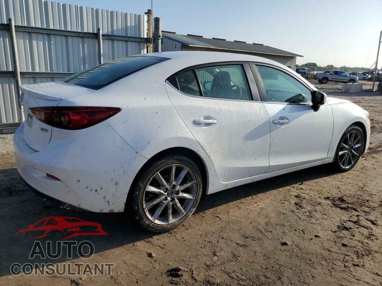 MAZDA 3 2018 - 3MZBN1V30JM241877