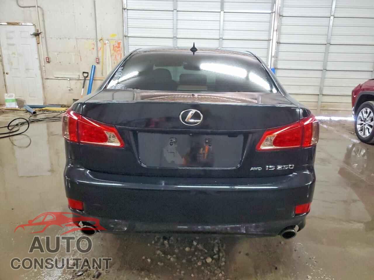 LEXUS IS 2012 - JTHCF5C20C5057889