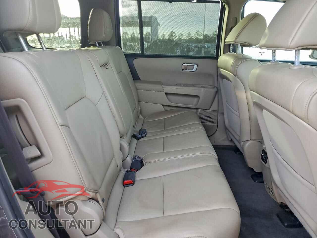 HONDA PILOT 2013 - 5FNYF4H91DB030515