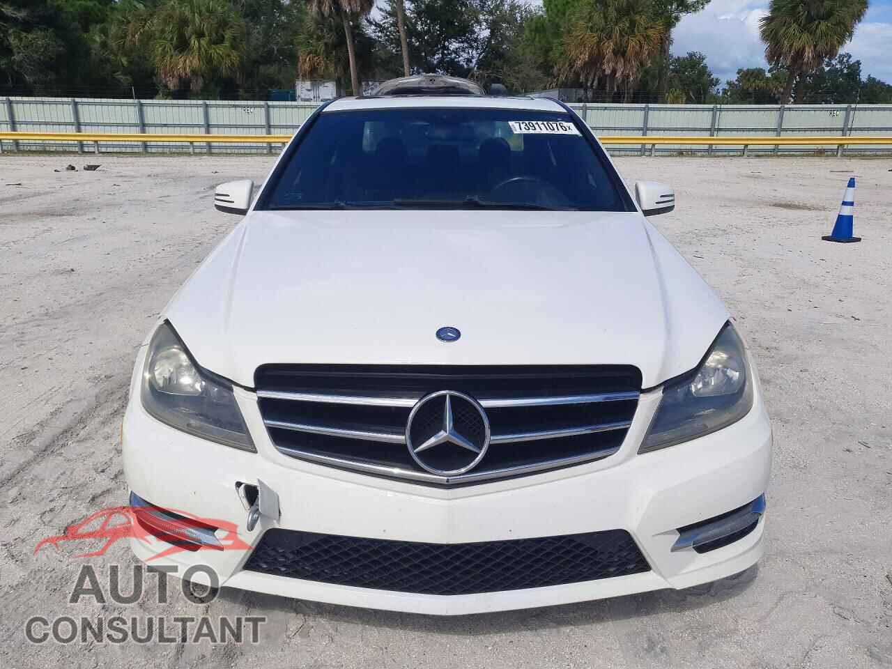 MERCEDES-BENZ C-CLASS 2012 - WDDGF8BB0CR229570