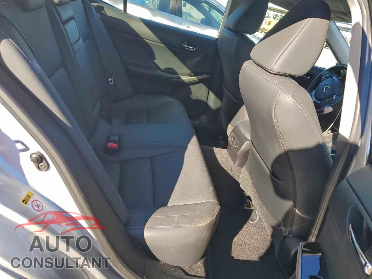 LEXUS IS 2016 - JTHBA1D21G5019398