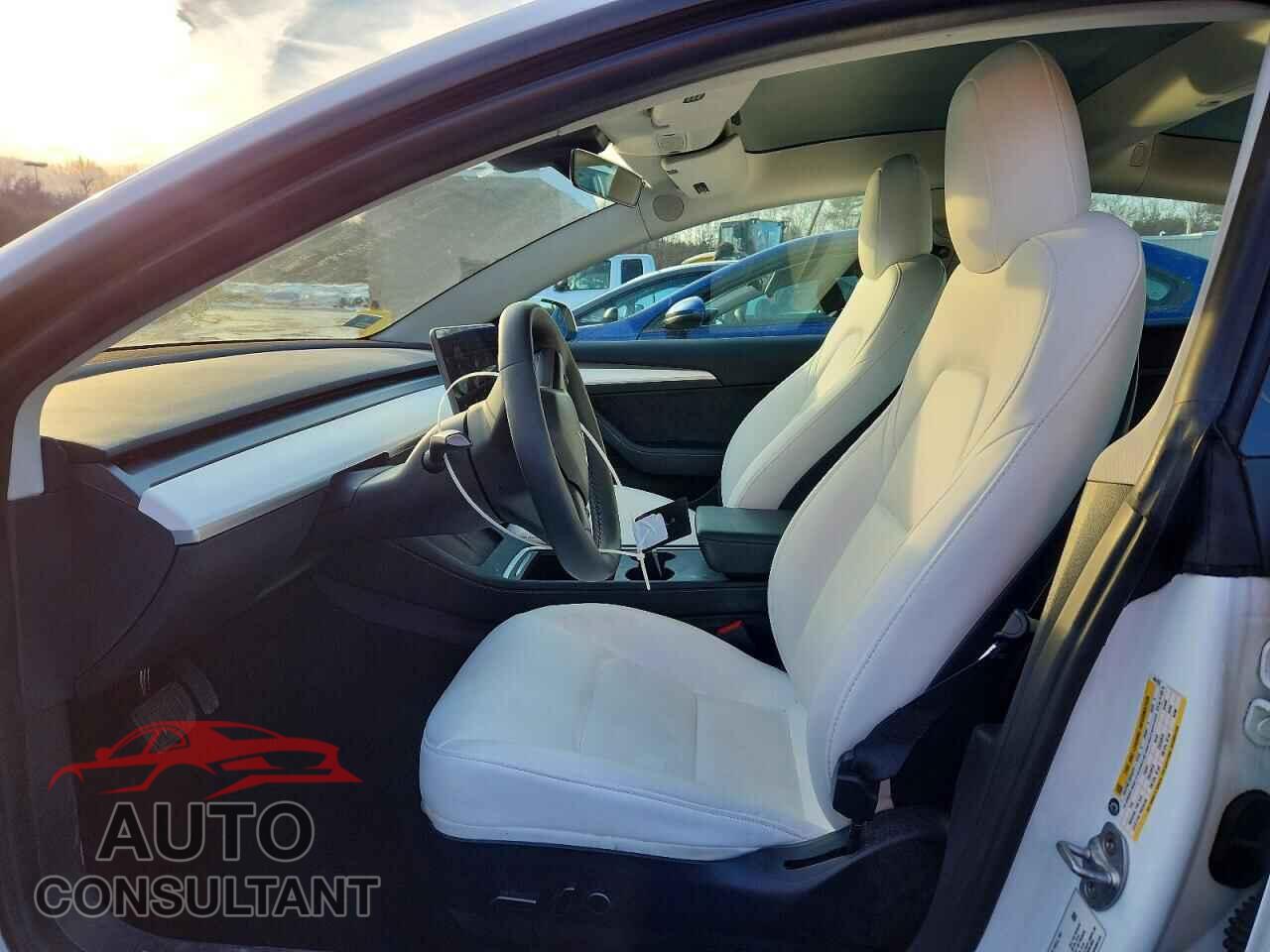 TESLA MODEL 3 2023 - 5YJ3E1EA3PF484702