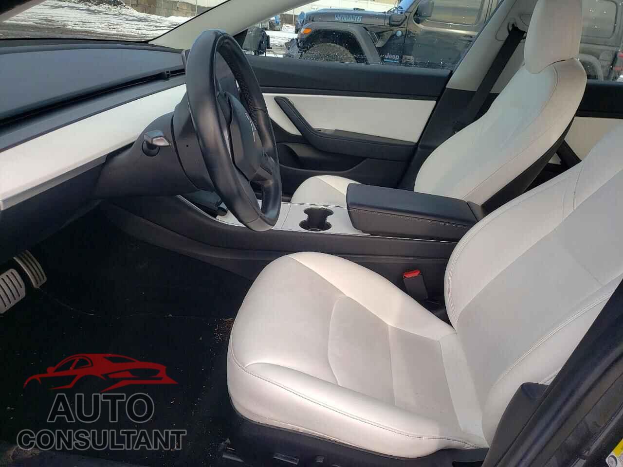 TESLA MODEL 3 2018 - 5YJ3E1EB5JF074385