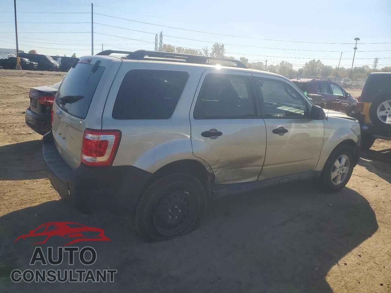 FORD ESCAPE 2011 - 1FMCU0D77BKC22742