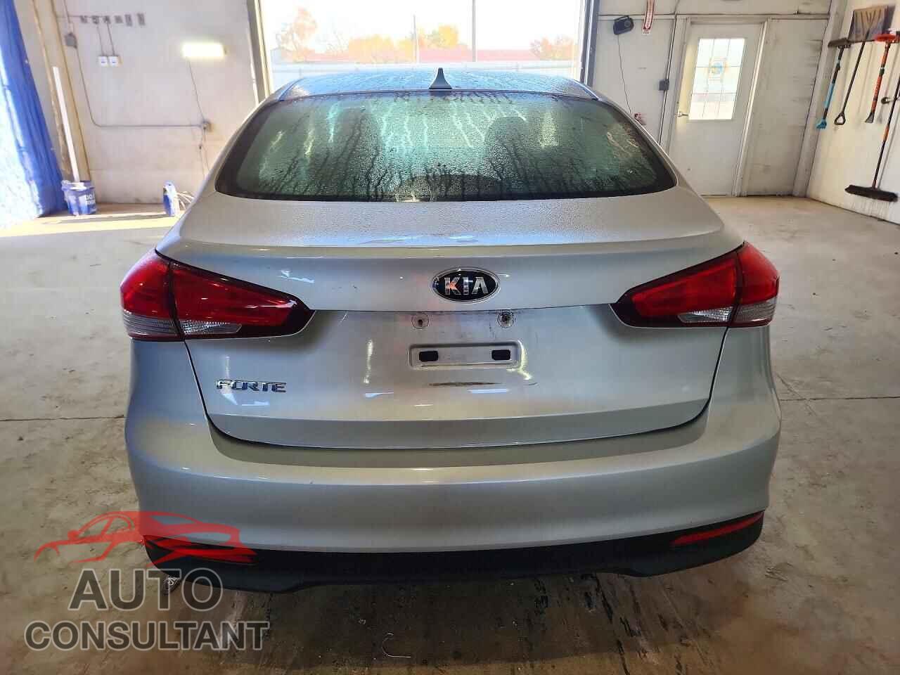 KIA FORTE 2017 - 3KPFK4A72HE071470