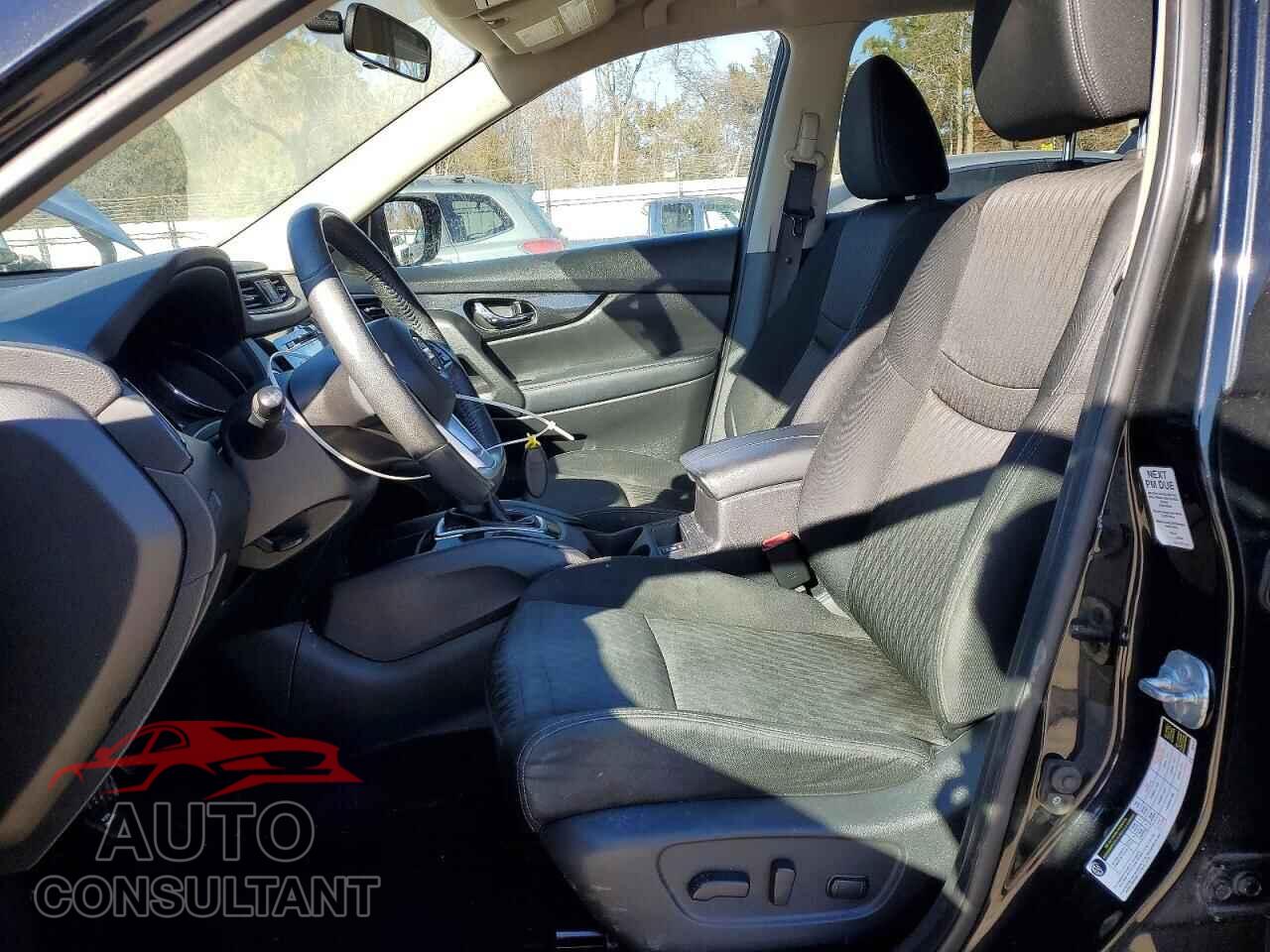 NISSAN ROGUE 2017 - KNMAT2MT2HP530453