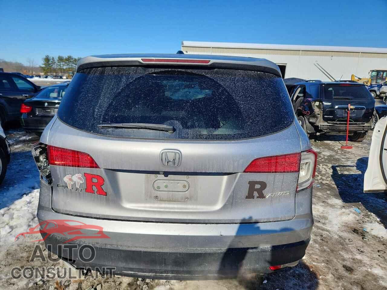 HONDA PILOT 2016 - 5FNYF6H33GB074947