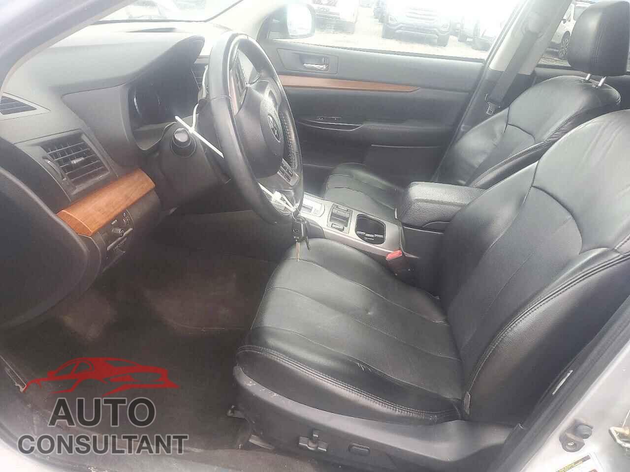 SUBARU OUTBACK 2014 - 4S4BRBLC9E3270877