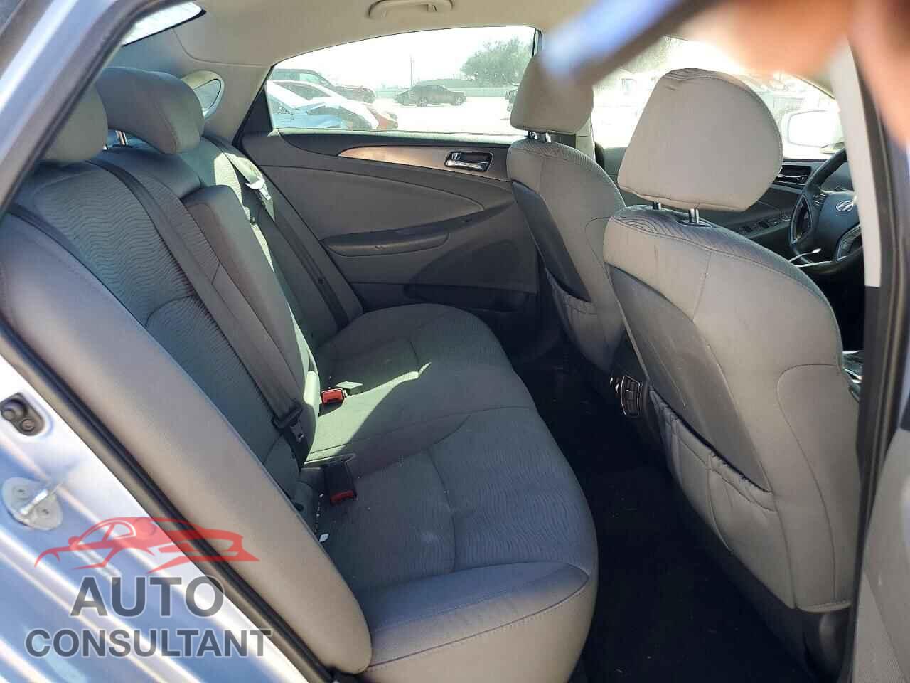 HYUNDAI SONATA 2013 - KMHEC4A43DA088933