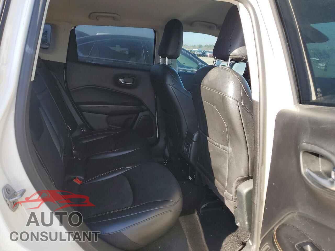 JEEP COMPASS 2019 - 3C4NJCBBXKT655193