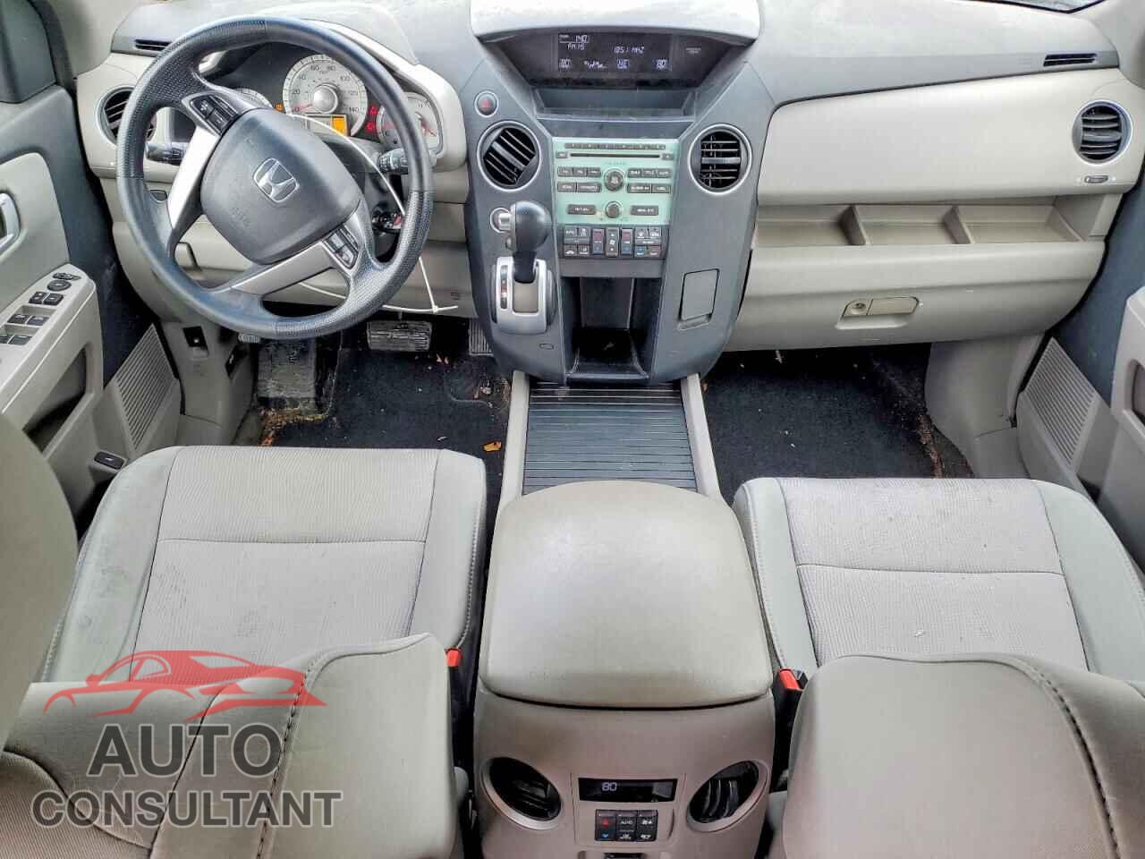 HONDA PILOT 2011 - 5FNYF4H44BB051313