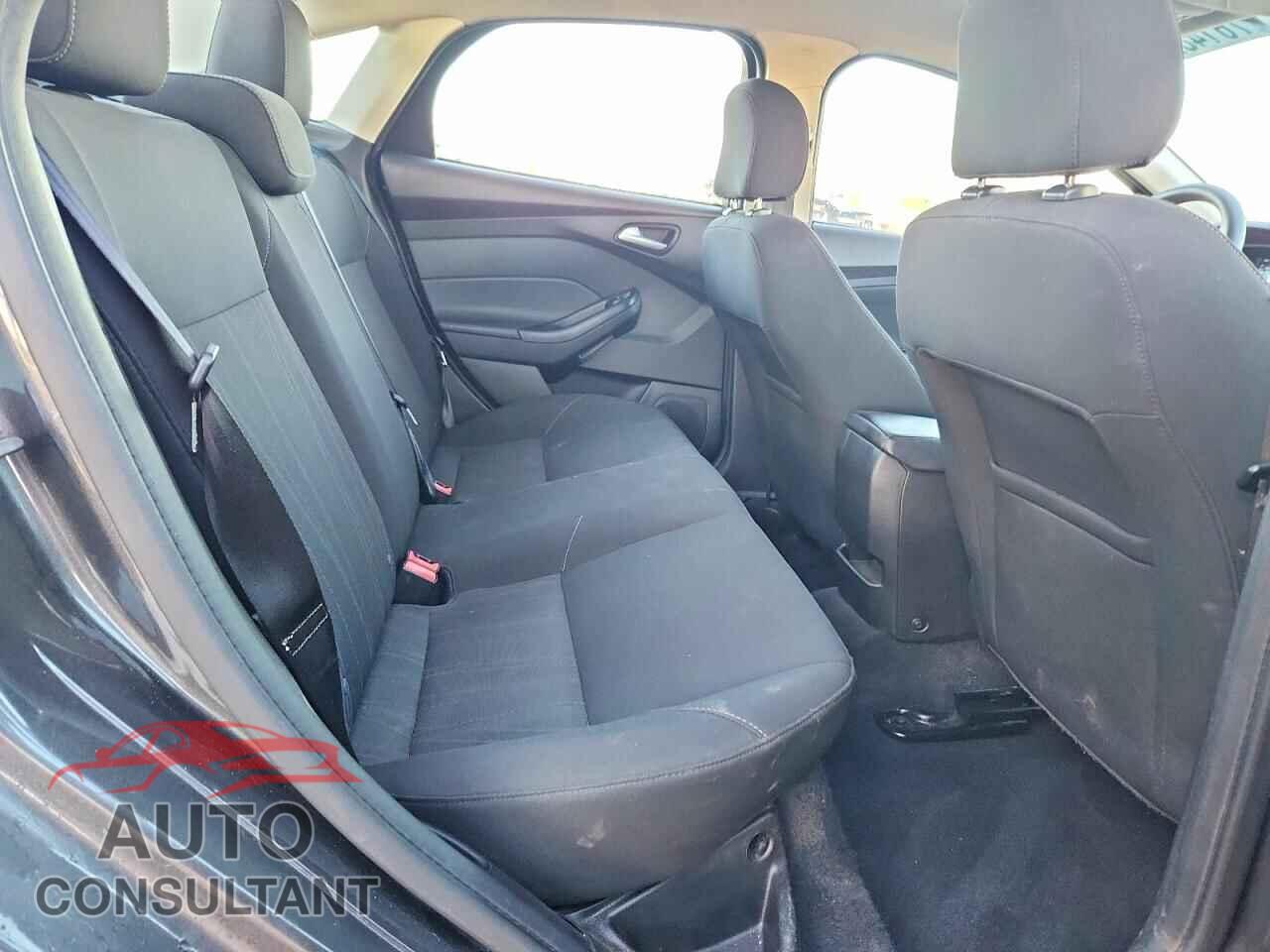 FORD FOCUS 2016 - 1FADP3F27GL236523