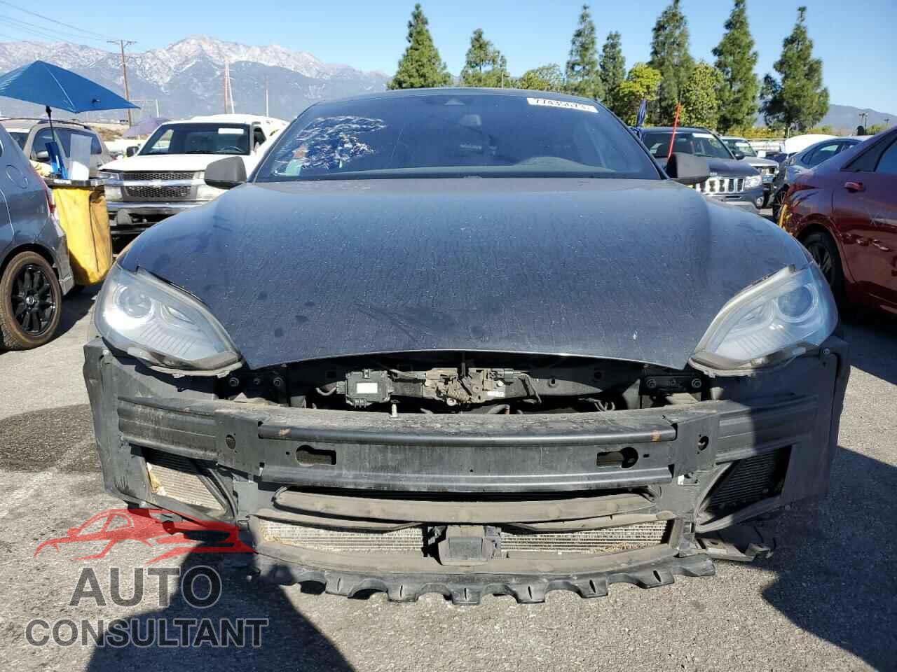 TESLA MODEL S 2015 - 5YJSA1E22FF120107