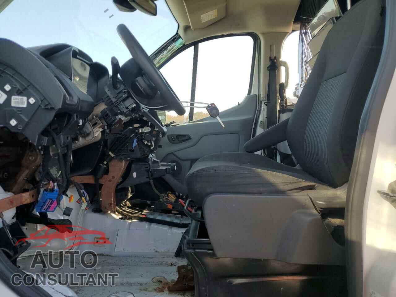 FORD TRANSIT 2017 - 1FTYR1YM5HKA78036