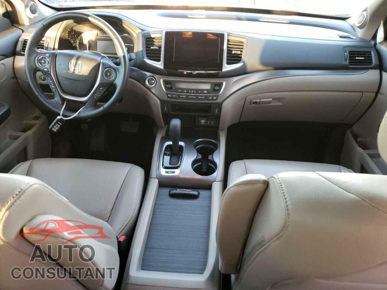HONDA PILOT 2017 - 5FNYF6H57HB054574
