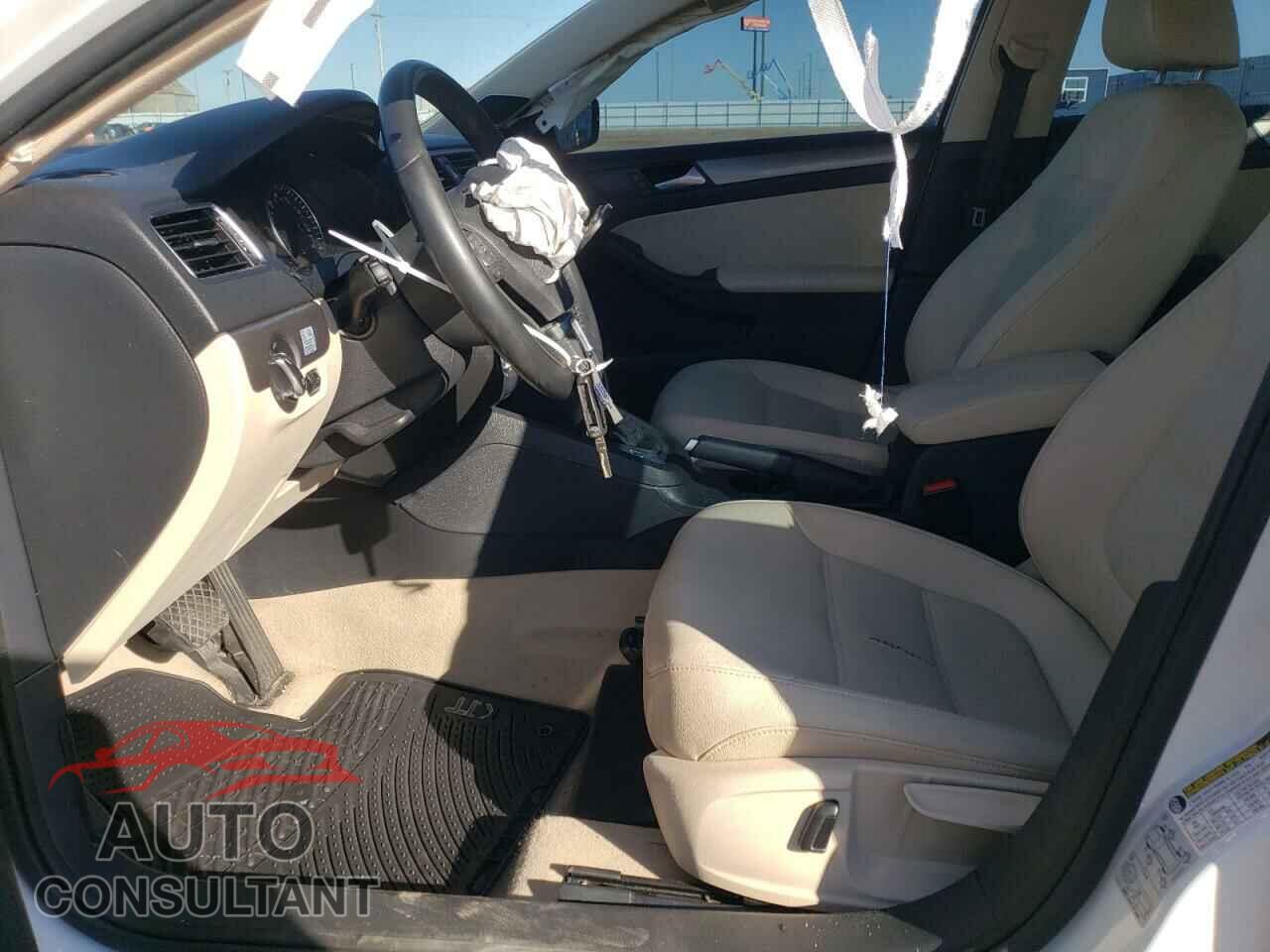 VOLKSWAGEN JETTA 2014 - 3VWLL7AJ0EM407094