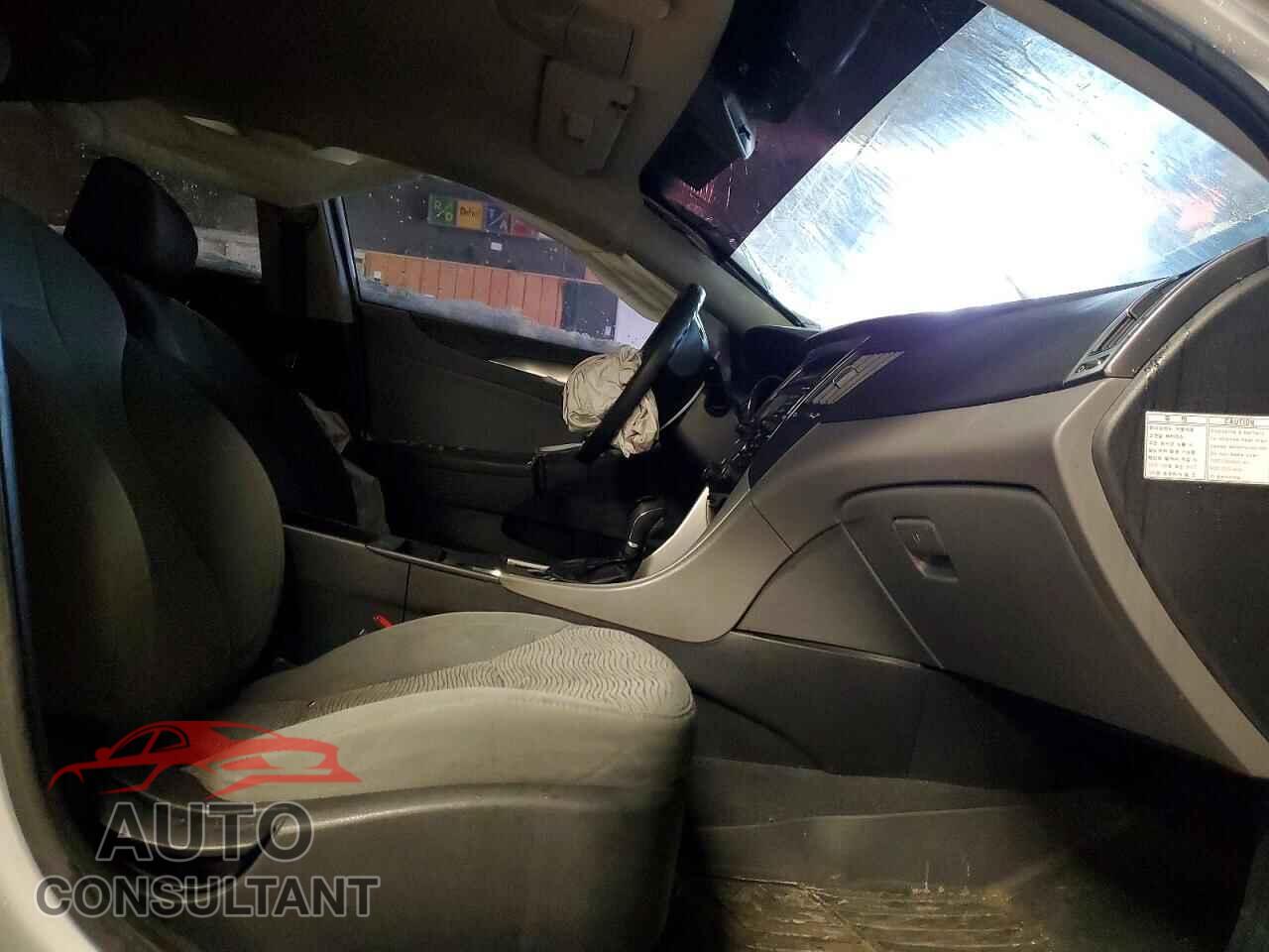 HYUNDAI SONATA 2011 - KMHEC4A40BA003351