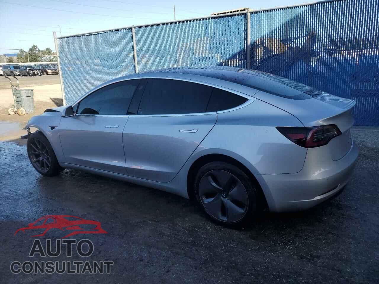 TESLA MODEL 3 2018 - 5YJ3E1EA6JF052189