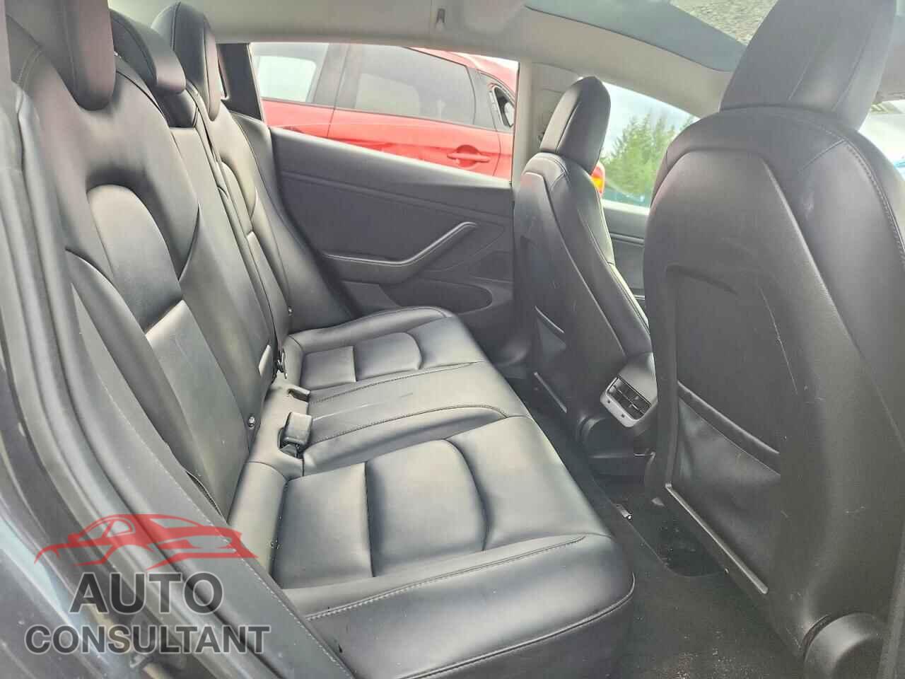 TESLA MODEL 3 2018 - 5YJ3E1EA1JF052567