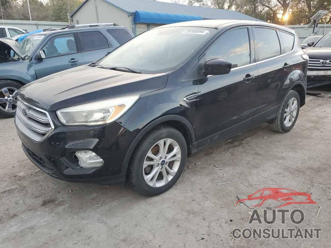 FORD ESCAPE 2017 - 1FMCU0GD0HUD38346