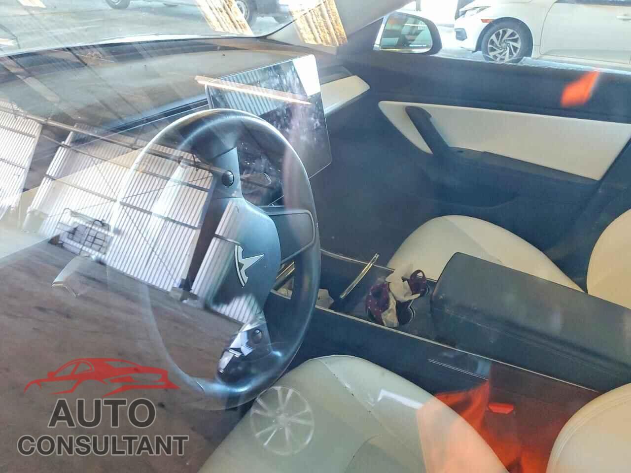 TESLA MODEL 3 2018 - 5YJ3E1EA8JF155596