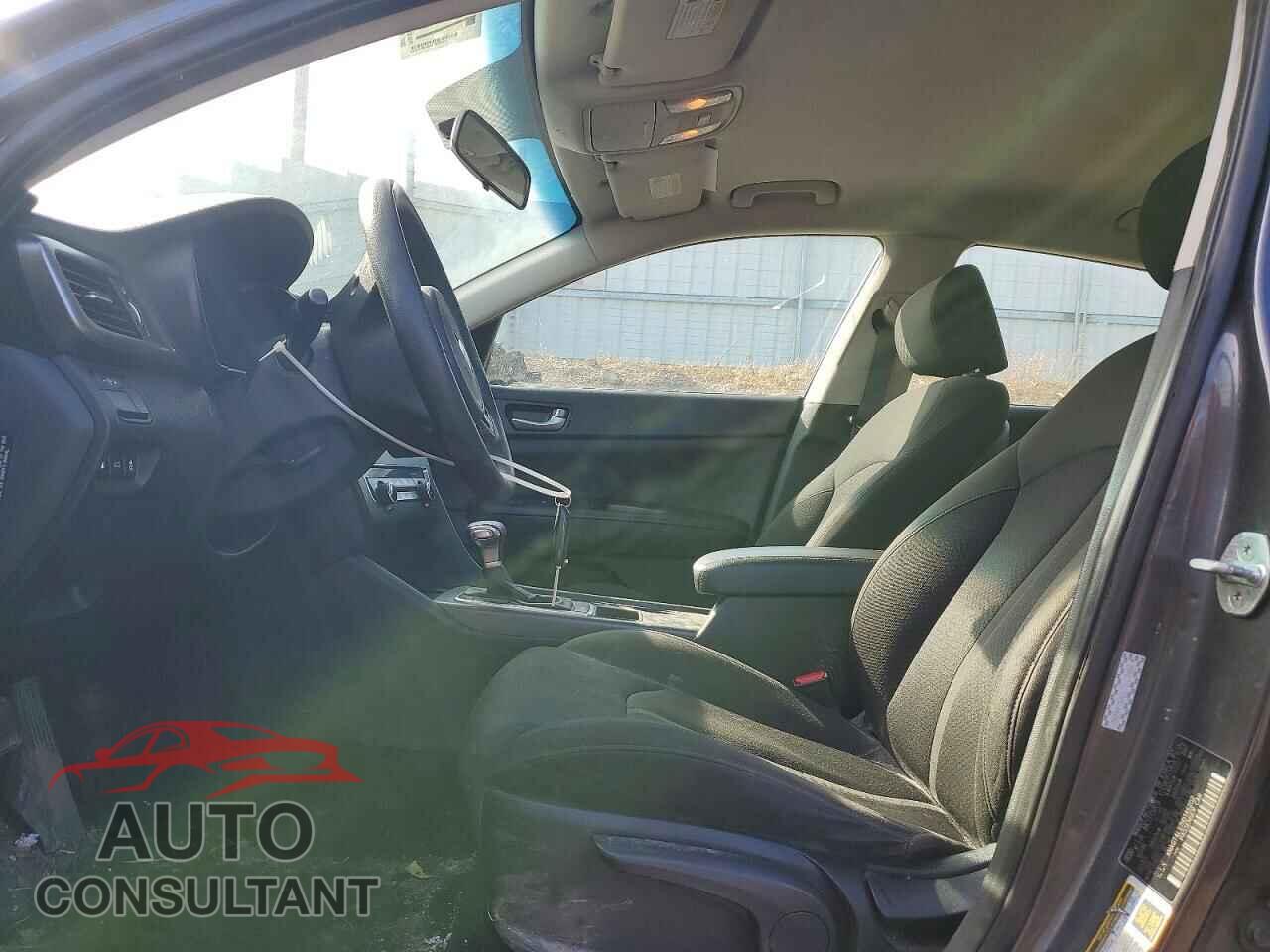 KIA OPTIMA 2017 - KNAGT4L37H5146202