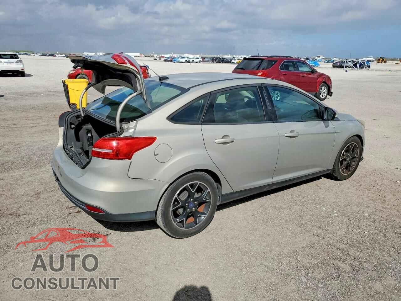 FORD FOCUS 2015 - 1FADP3F22FL286146