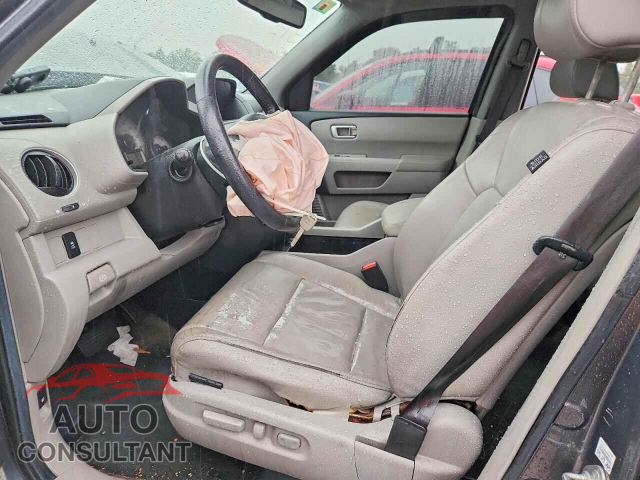 HONDA PILOT 2013 - 5FNYF4H68DB024944