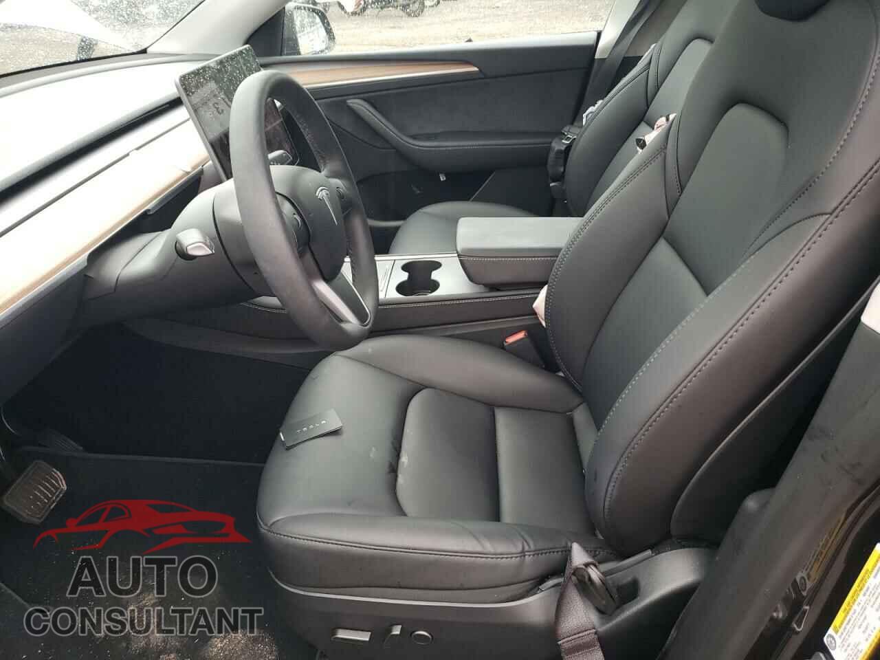 TESLA MODEL Y 2024 - 7SAYGDEE6RF019714