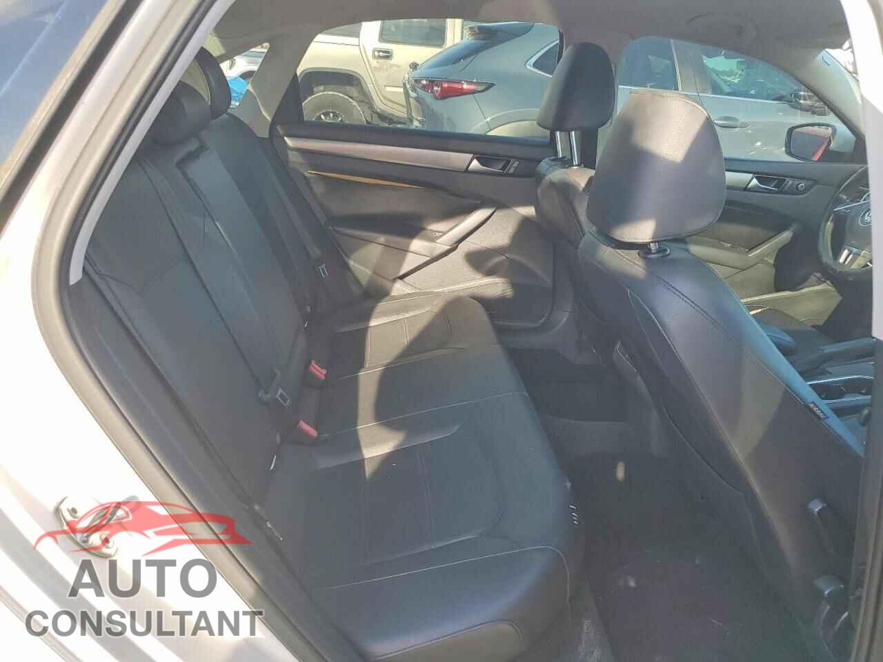 VOLKSWAGEN PASSAT 2014 - 1VWBS7A32EC055346