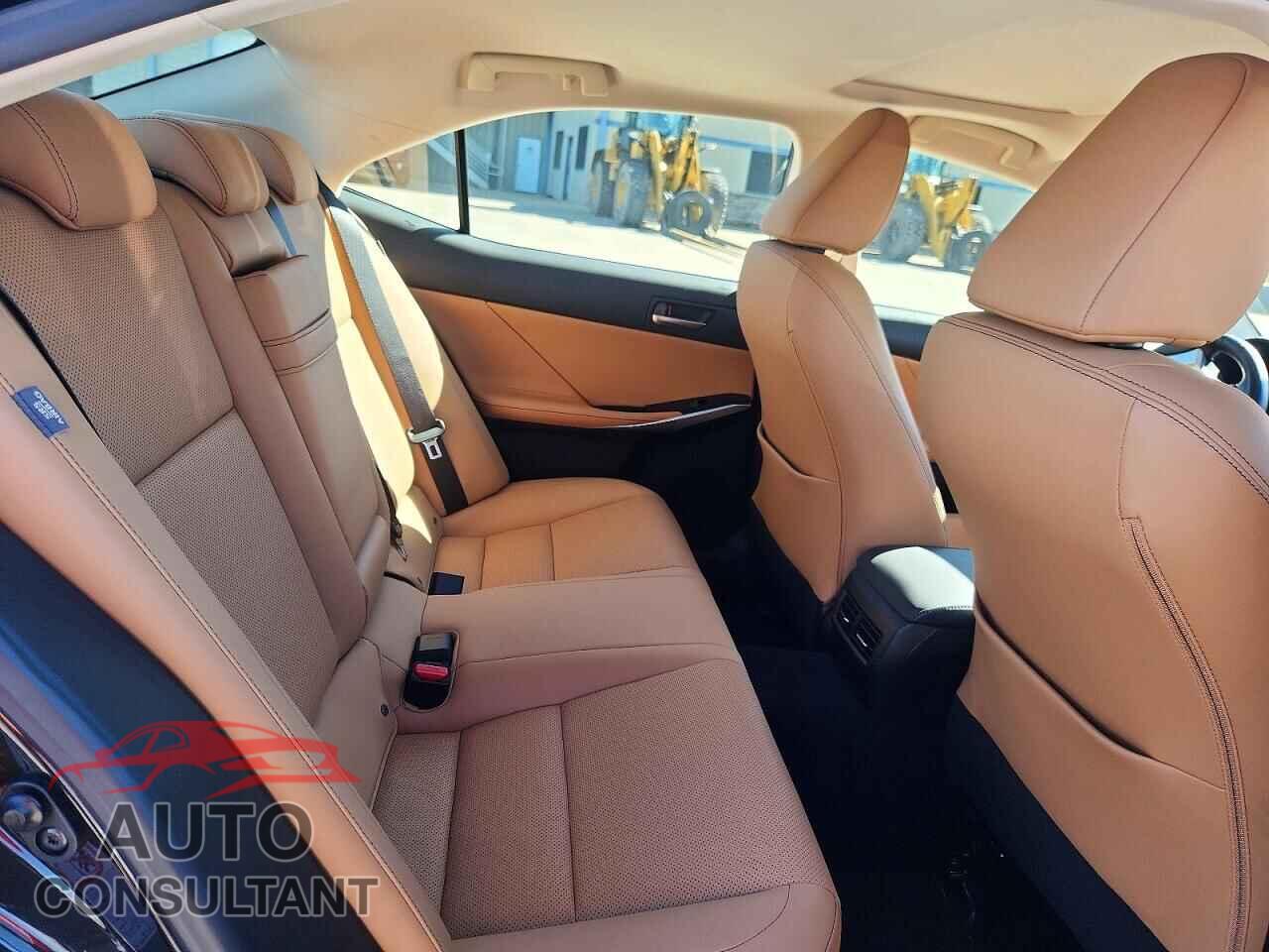 LEXUS IS 2017 - JTHBA1D25H5049568