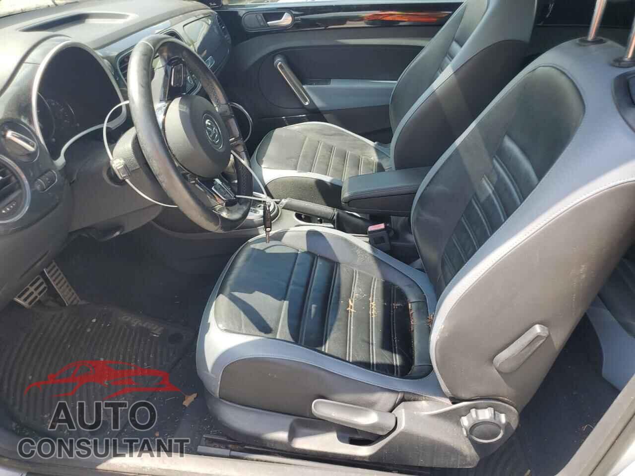 VOLKSWAGEN BEETLE 2012 - 3VWVA7AT9CM628237