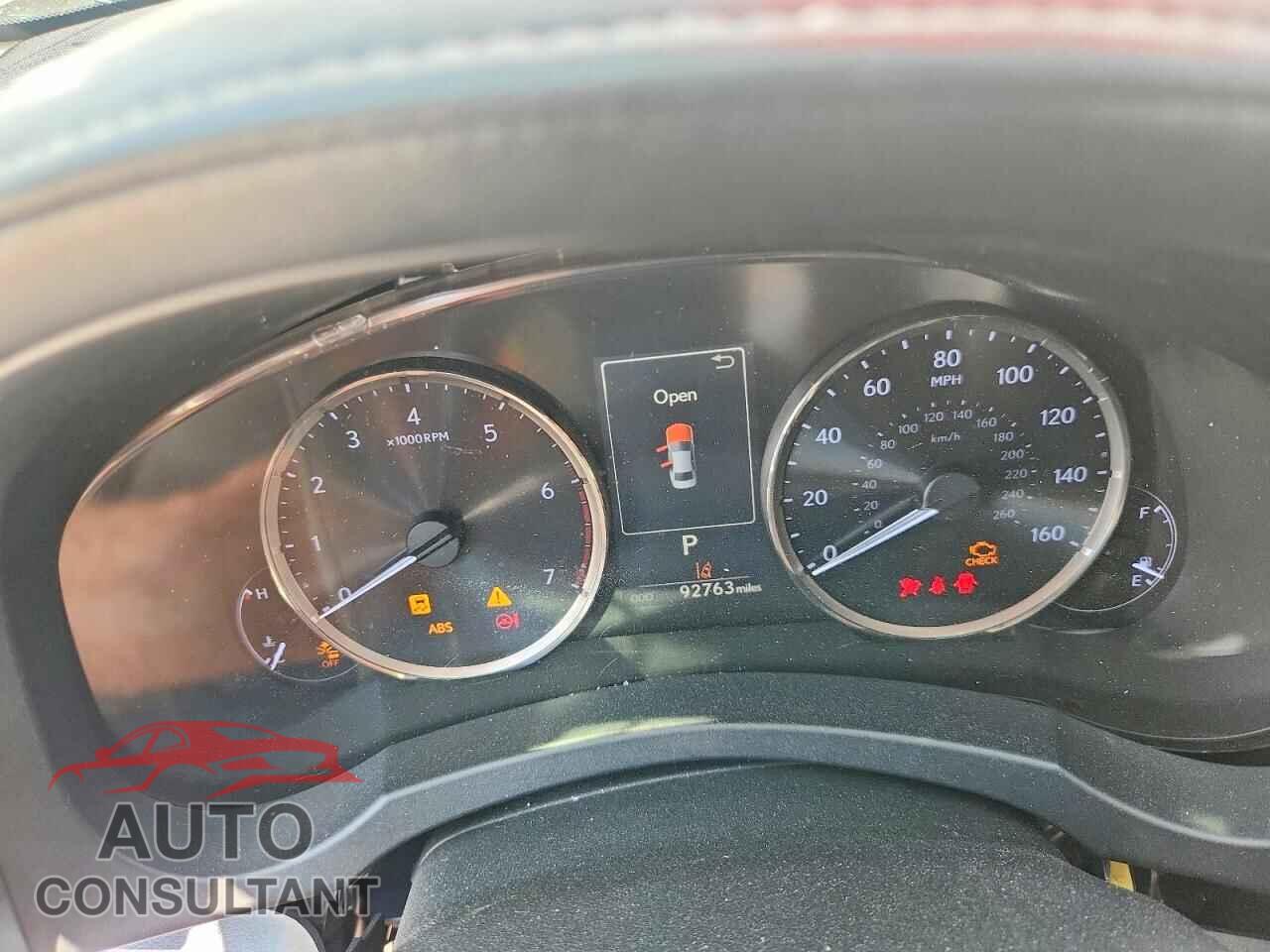 LEXUS IS 2018 - JTHBA1D27J5072162